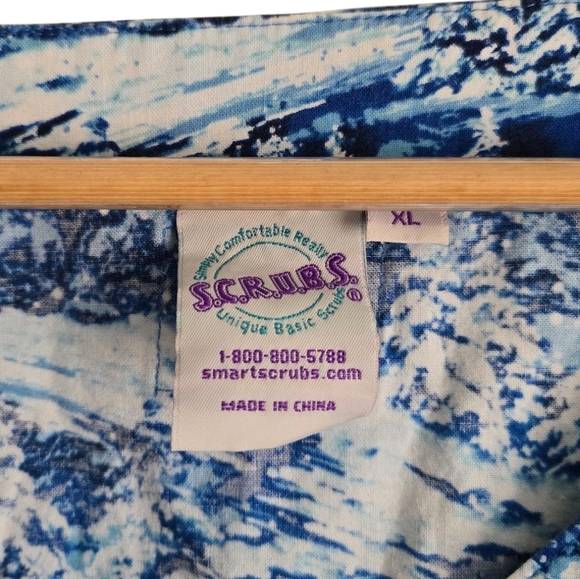 Smart Scrubs Winter Trees Button Down Scrub Top Size XL - Picture 2 of 4